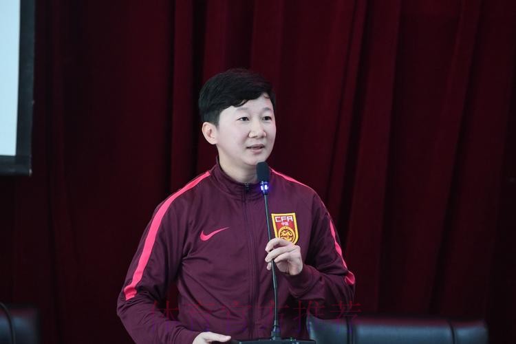 蔡振华:铿锵玫瑰精神再现 中国女足还能前行 蔡振华:铿锵玫瑰精神再现 中国女足还能前行